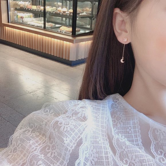 ✨NEW!✨ Star and Moon 🌙  Rose Gold Earrings! - Picture 6 of 7